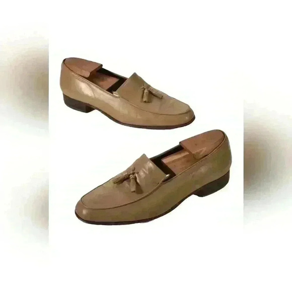 1970S CHRISTIAN DIOR BEIGE  CALFSKIN LEATHER TASSEL ALMOND TOE LOAFERS 9US ITALY - Picture 2 of 12